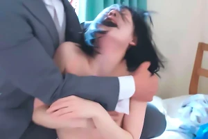 引きこもり娘の更生を自立支援センターに依頼–強面の男が美少女の服を乱暴に脱がせる 西元めいさ