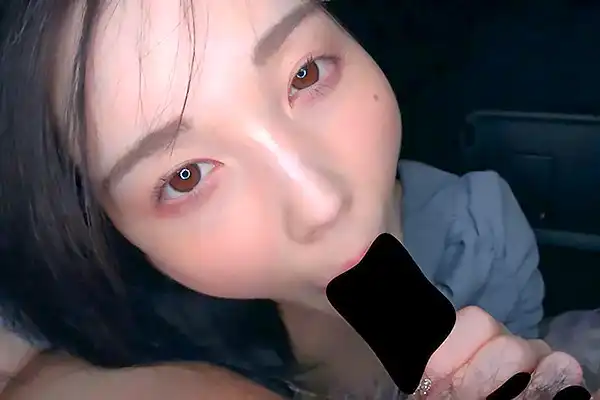 いつでも呼べる都合のいい関係。美女がセフレを見つめながら車内でフェラご奉仕 本田もも Post155
