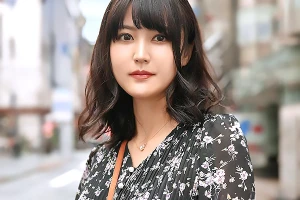 浅桜エリ ママ友に紹介してもらった美人妻。夫以外のチンポを知らないウブまんこをNTR棒でガン突き