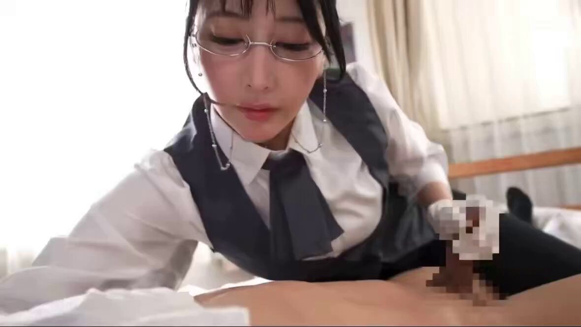 クール無表情な女執事の業務騎乗位。毎日淫語で射精管理される 夏目響