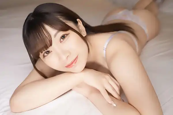 【シロウトTV】服を脱いだ瞬間Gカップデカパイがヤバい！25歳テレビ局事務あいりが迫力パイズリで精子搾り取る初AVww