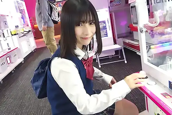 彼氏もちのJKがバイト先の大学生とホテルへ…胸を揉みしだかれて悶える！ 松井日奈子