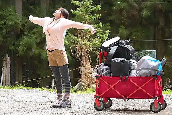 ソロキャンプを満喫中のKカップ美女–山奥で出会った男に爆乳を狙われてしまう 鷲尾めい