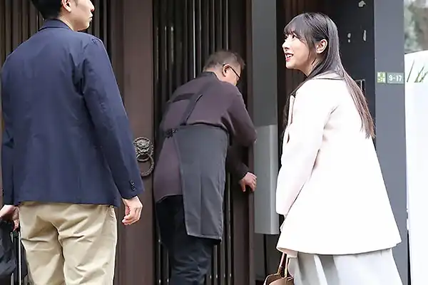 美人妻が寝取られ温泉で情事！窓越しに見られているとも知らずに乱れる 小野坂ゆいか Post155