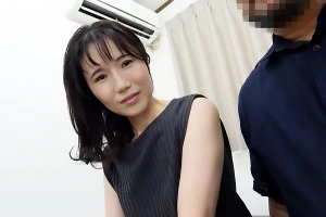 かほるさん 四十路熟女の欲求不満な清楚妻とハメ撮りセックス。浮気棒に跨がりスパイダー騎乗位