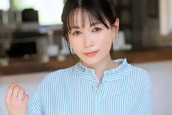 奇跡の四十路人妻がAVデビュー！初出産から11年経って発情しっぱなしのマンコを犯す 小泉玖美
