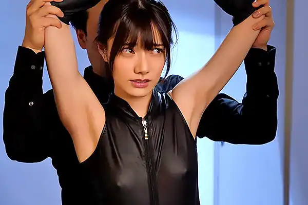 組織に潜入した美人捜査官の正体がバレてしまう！男たちに囚われ喉奥フェラさせられる 宮下玲奈 Post155