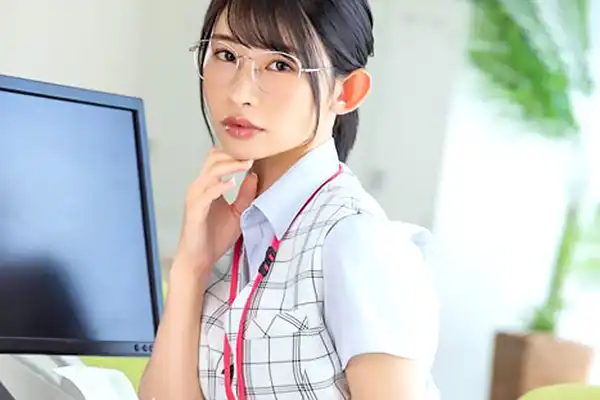 経理の地味OLがまさかのデリヘル嬢！本番突入で激ピストンが止まらない 宮島めい Post155