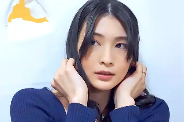 壁穴越しに惹かれ合った隣人同士！奥さんと密会して濃厚キス 本庄鈴 Post155