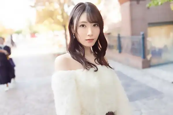 【シロウトTV】サキュバス級性欲スレンダー美女みさとが初AV！むしゃぶりつくフェラから快感追及でイク止まらない激エロSEX