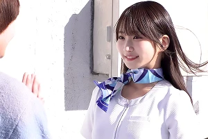 休憩中の可愛すぎる美容部員をナンパ！舌を絡ませ合う濃厚ベロキスで淫乱スイッチが入る