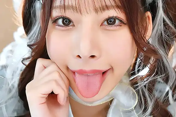 おじさんの家に出前されたコスプレ女子!足で股間をシゴき始める 桜木美音 Post155