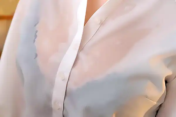 終電を逃して部下の家に泊まった既婚上司–ずぶ濡れで透けた爆乳に理性が揺さぶられる 南沢海香 Post155