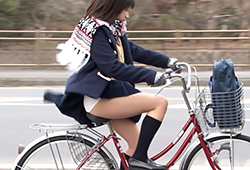 君野由奈 藤嶋唯 杉原優 自転車で通学途中のJKのパンチラに欲情して襲撃レイプ！