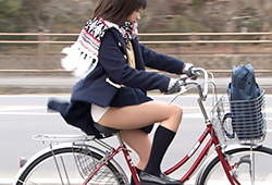 君野由奈 藤嶋唯 杉原優 自転車で毎日通学しているJKのパンチラに欲情してしまったオレ・・・