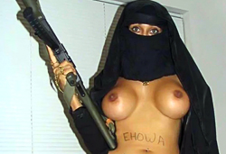 テロとエロ戦いがこちら…。イスラム美女のヌード画像まとめ