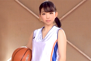 恋中いろは 県大会優勝チームで活躍する巨乳バスケ女子大生の全力エッチ！
