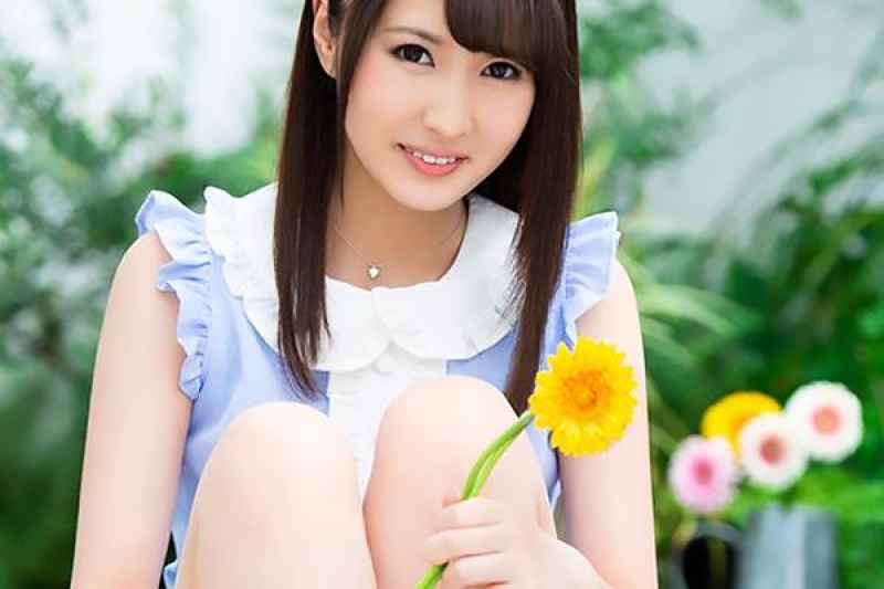 新人18歳ハニカミ女子大生AVデビュー 平沢すず