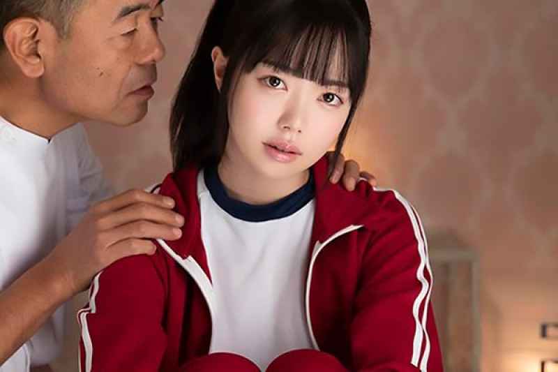 部活で捻挫して通院した先で変態整体師に子宮口をほじくられて… 百瀬あすか