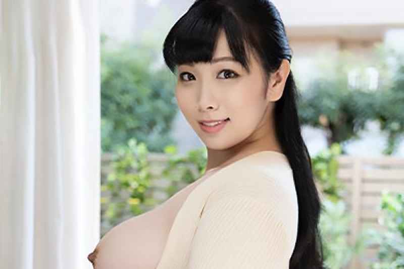 葛城奈々恵 42歳 性欲の絶頂期 初撮りイキたがり美巨尻人妻AVデビュー！