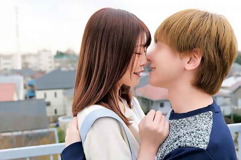 素人女子大生の皆さんww青空の下で脳がトロける超濃密ベロキス体験してみませんか？舌を絡ませる糸引き涎ダラダラディープキスで高まっちゃって！？とにかくキスキスキス生々しい接吻中出しSEXww 3 真夏の大感謝特別編！撮り下ろし極上女子大生6名＋シリーズ歴代かわいい…