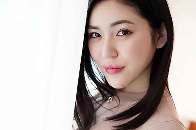 5年ぶりに再会した元カノは笑顔で喉フェラするほど変態妻になっていた