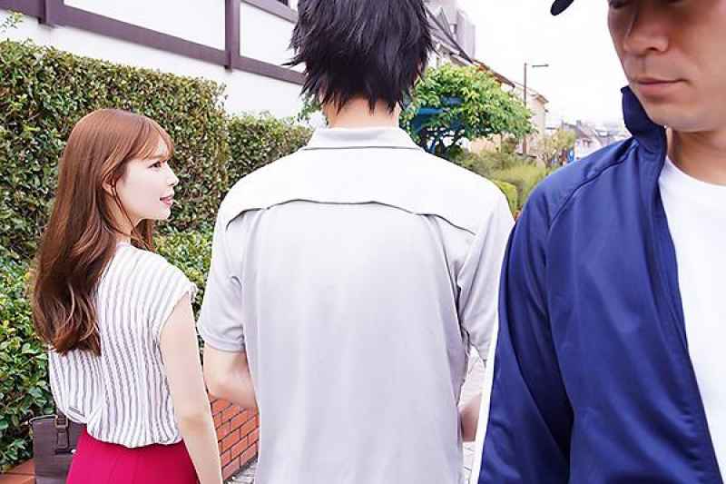 脱獄した強●魔に5日間中出しレ●プされまくった人妻 明里つむぎ