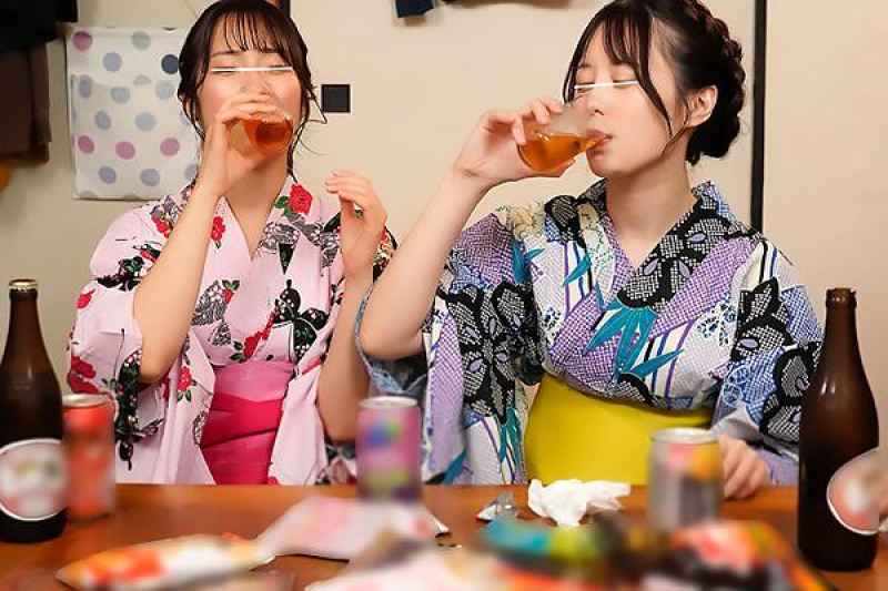 田舎の年一お祭りはセックス祭り！お祭り後は浴衣女子たちが宅飲みで着崩れパンチラ＆胸チラしながら乱痴気騒ぎ！この日だけは襲っても許される！